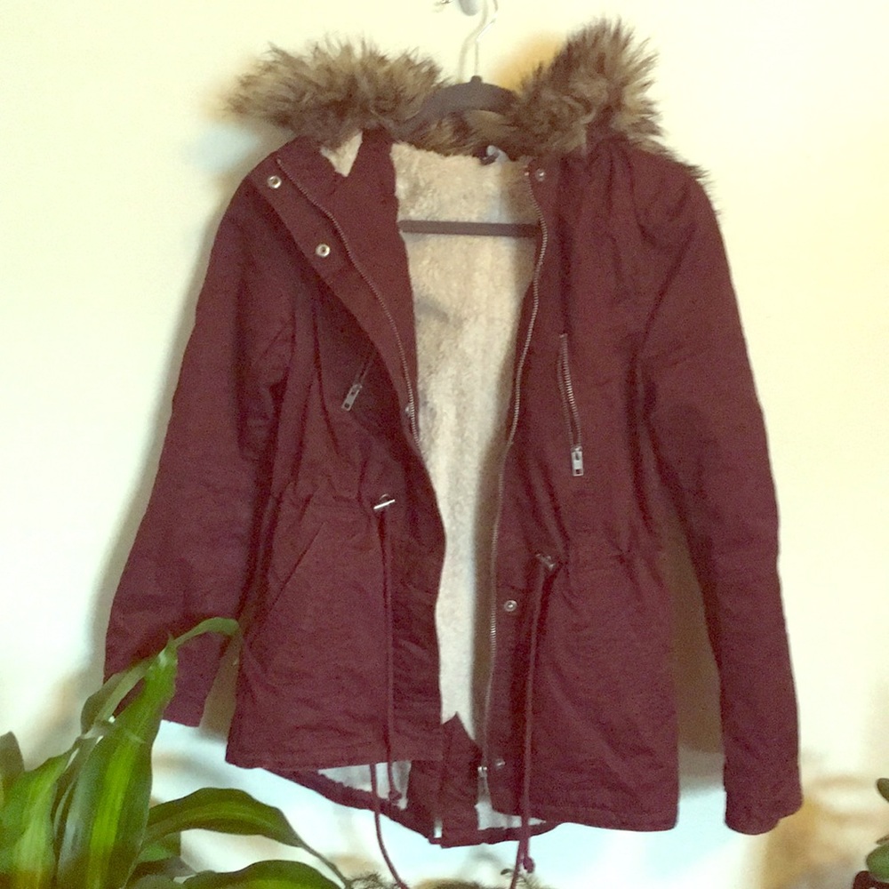 Women’s H&M burgundy parka coat sz 6